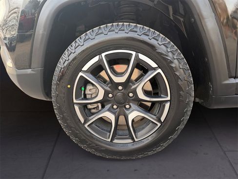 Used 2024 Jeep Compass Trailhawk image 9