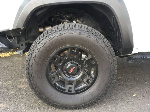 Used 2021 Toyota Tacoma TRD Off-Road w/ Technology Package AWD/4WD image 41