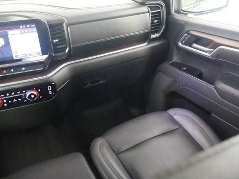 Used 2025 GMC Sierra 1500 SLT AWD/4WD image 53
