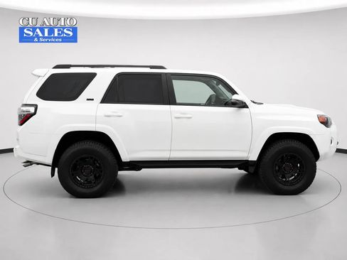 Used 2018 Toyota 4Runner SR5 AWD/4WD image 6