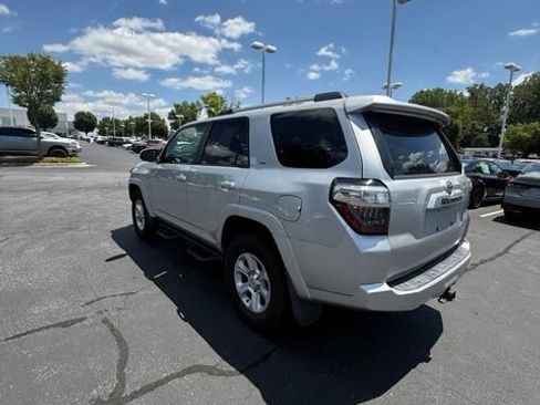 Used 2021 Toyota 4Runner SR5 RWD image 7