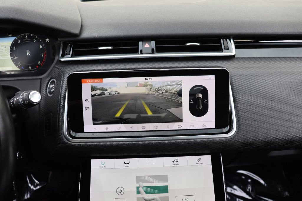 Used 2018 Land Rover Range Rover Velar R-Dynamic SE AWD/4WD image 48