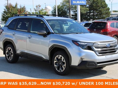 Used 2025 Subaru Forester Premium image 3
