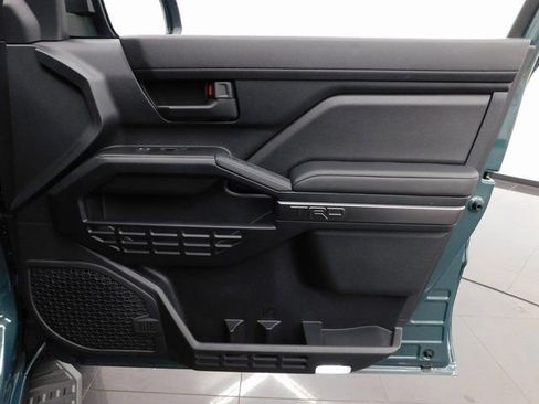 Used 2025 Toyota 4Runner TRD Off-Road Premium image 33