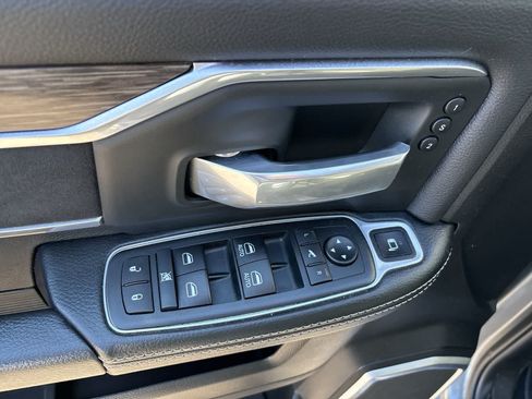 Used 2019 RAM 2500 Laramie AWD/4WD image 8