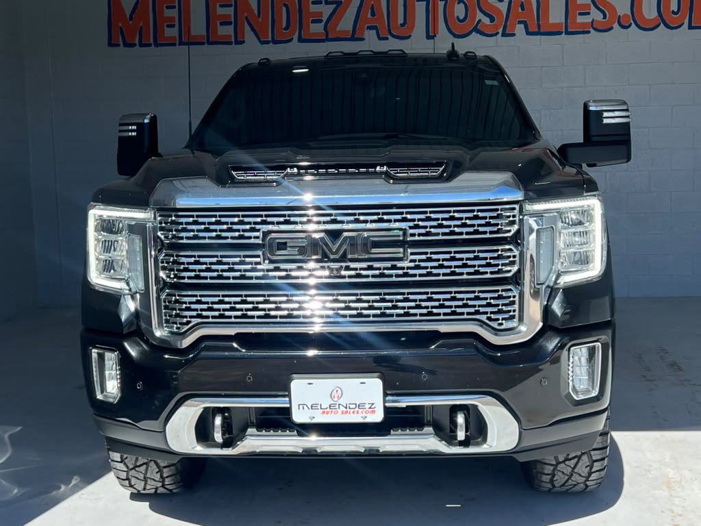 Used 2022 GMC Sierra 2500 Denali w/ Denali Black Diamond Edition AWD/4WD image 9