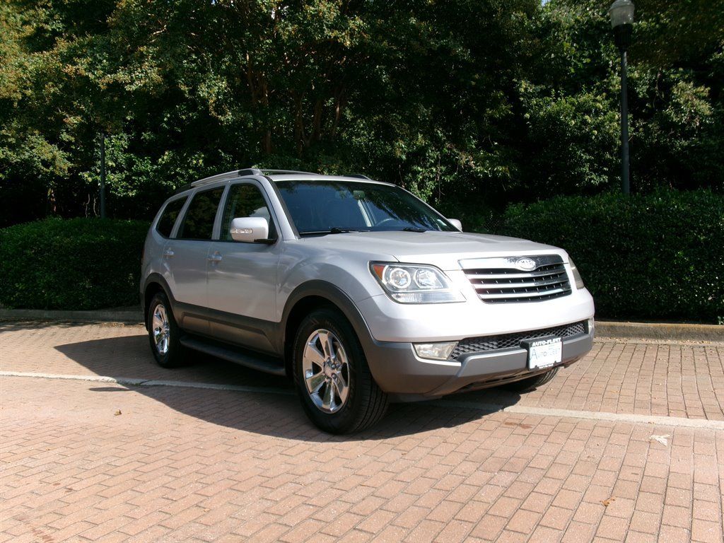 Used 2009 Kia Borrego EX w/ Premium Pkg RWD image 3
