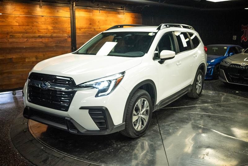 Used 2025 Subaru Ascent Premium AWD/4WD image 2
