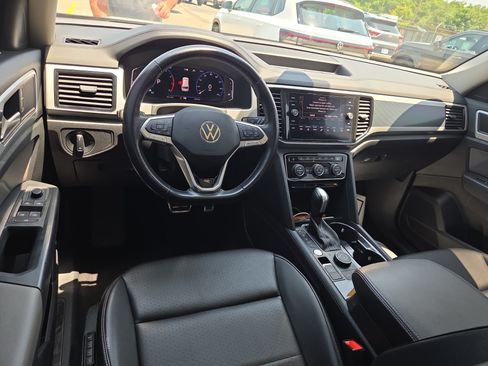 Used 2021 Volkswagen Atlas SEL R-Line AWD/4WD image 8