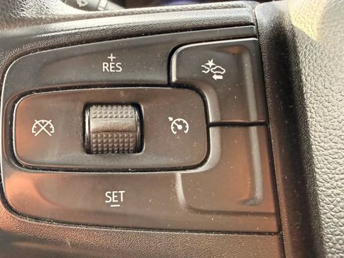 Used 2022 Chevrolet Silverado 1500 Custom AWD/4WD image 19