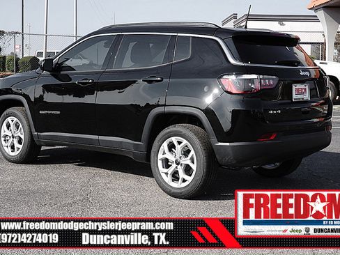 New 2026 Jeep Compass Latitude image 3