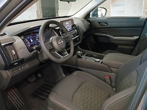 New 2025 Nissan Pathfinder SV image 11