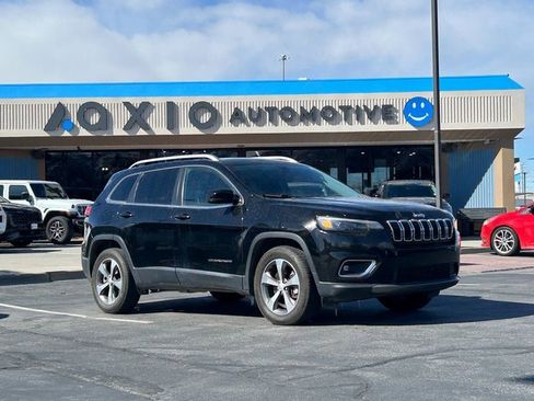 Used 2019 Jeep Cherokee Limited image 1