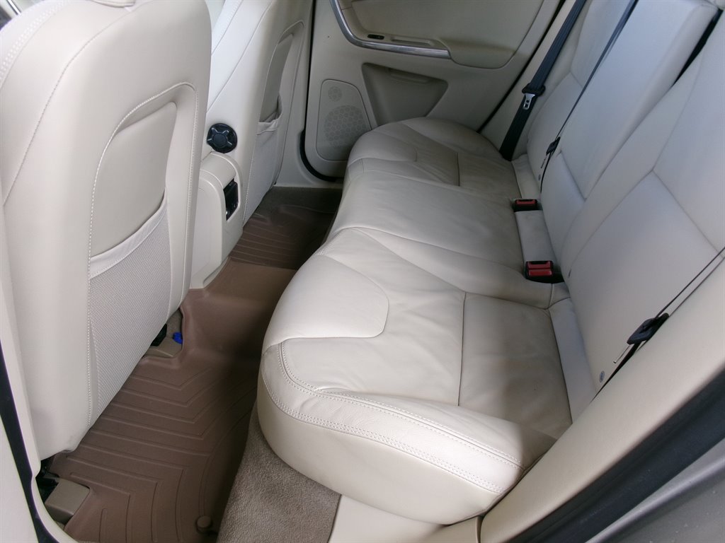 Used 2013 Volvo XC60 3.2 FWD image 26