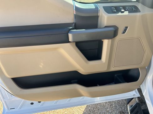 Used 2020 Ford F150 XLT w/ Equipment Group 302A Luxury image 9