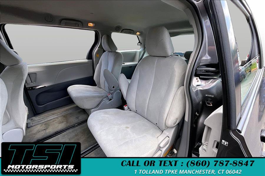 Used 2013 Toyota Sienna L FWD image 25