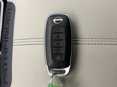 Used 2024 Nissan Pathfinder SL image 26