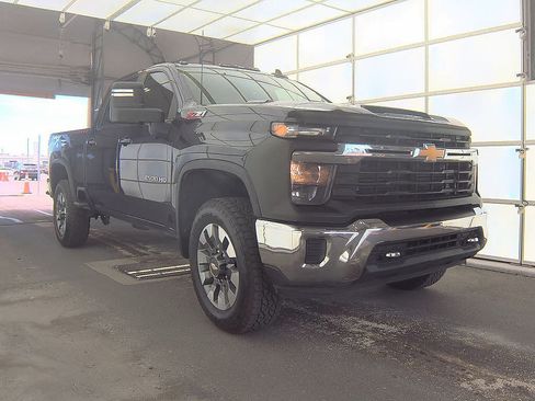 Used 2024 Chevrolet Silverado 2500 LT AWD/4WD image 62