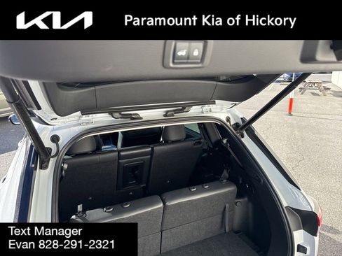 Used 2023 Mitsubishi Outlander SE image 11