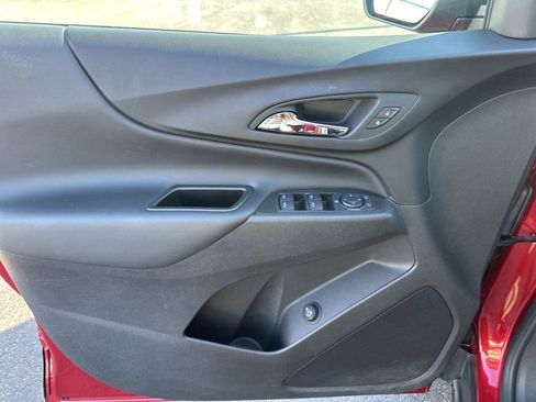 Used 2024 Chevrolet Equinox LT image 16