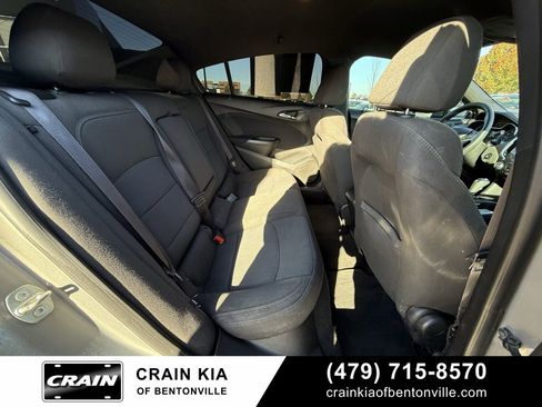 Used 2017 Chevrolet Cruze LT w/ Convenience Package image 29