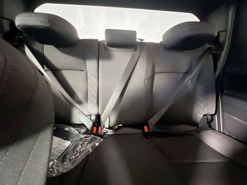 Used 2025 Toyota Tacoma SR5 image 33