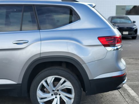 Used 2022 Volkswagen Atlas SE w/ Panoramic Sunroof Package image 14