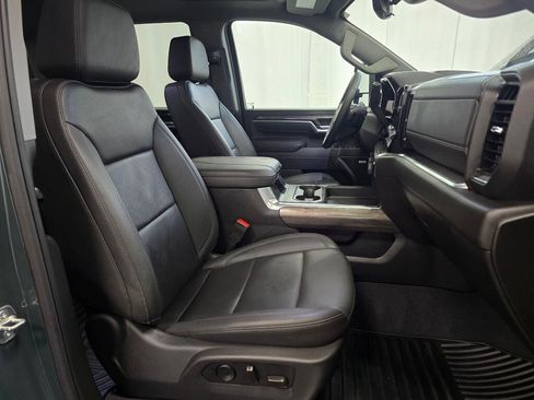 Used 2025 Chevrolet Silverado 3500 LTZ w/ LTZ Convenience Package image 28