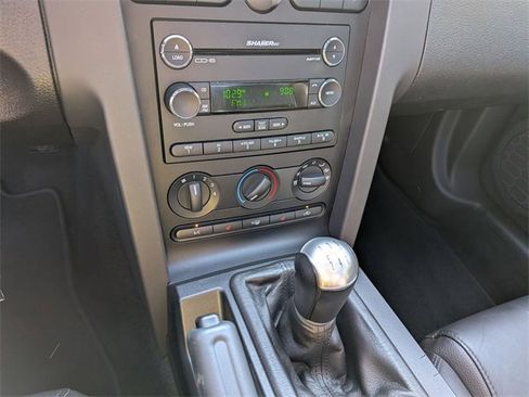 Used 2009 Ford Mustang GT Premium image 18