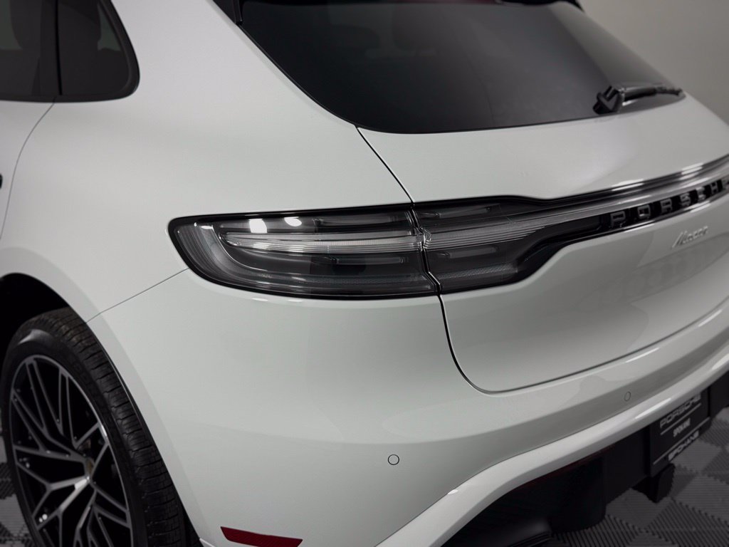Certified 2026 Porsche Macan AWD/4WD image 12