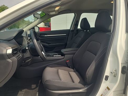 Used 2023 Nissan Altima 2.5 SV AWD/4WD image 11