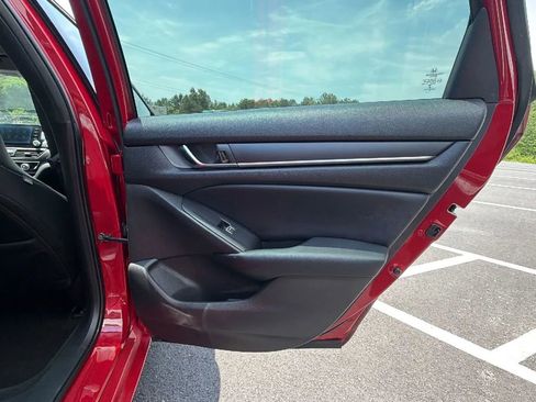 Used 2018 Honda Accord Sport image 39
