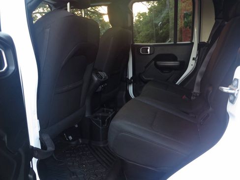 Used 2020 Jeep Gladiator Sport w/ Quick Order Package 24S AWD/4WD image 16