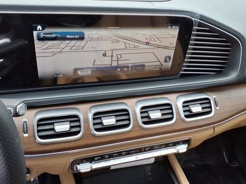 New 2026 Mercedes-Benz GLS 580 4MATIC image 5