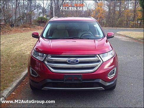 Used 2018 Ford Edge Titanium w/ Technology Package image 28