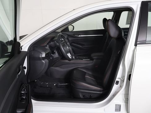 Used 2024 Nissan Altima 2.5 SR FWD image 25