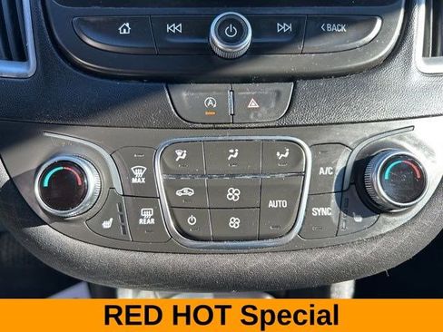 Used 2023 Chevrolet Malibu LT FWD image 29