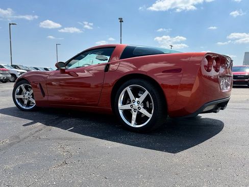 Used 2005 Chevrolet Corvette Coupe w/ Preferred Equipment Group RWD image 3