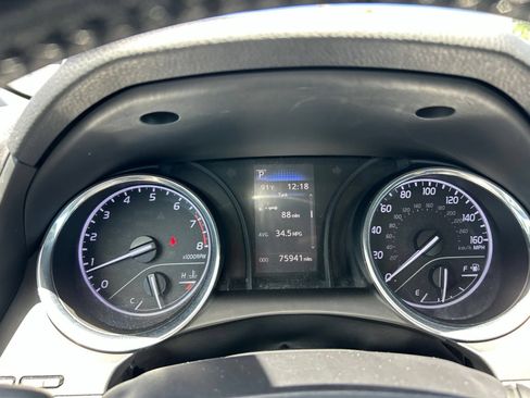Used 2019 Toyota Camry SE FWD image 27