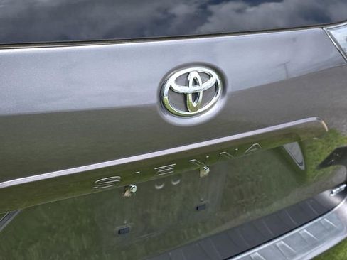 Used 2018 Toyota Sienna SE w/ SE Preferred Package FWD image 15