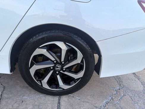 Used 2017 Honda Accord EX image 38