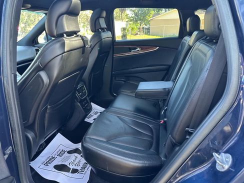 Used 2017 Lincoln MKX Reserve w/ Lincoln MKX Climate Package image 5