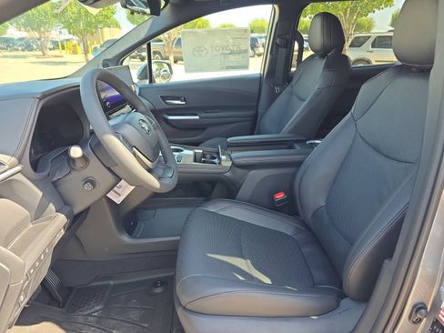 New 2026 Toyota Sienna Platinum AWD/4WD image 11