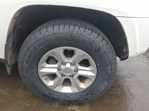 Used 2019 Toyota 4Runner SR5 Premium image 5