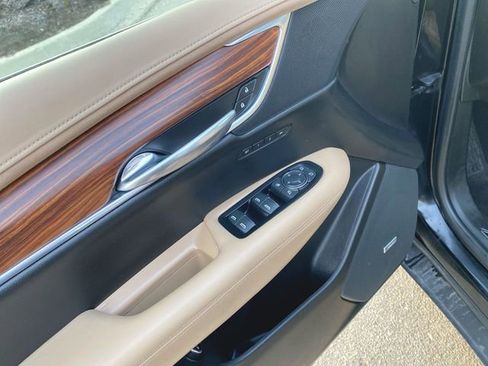 Used 2019 Cadillac XT5 Platinum image 24