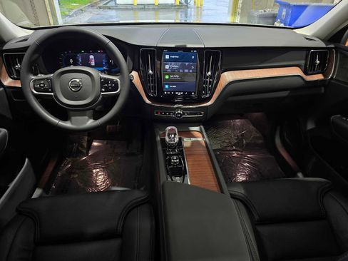 Used 2023 Volvo XC60 T8 Ultimate image 19