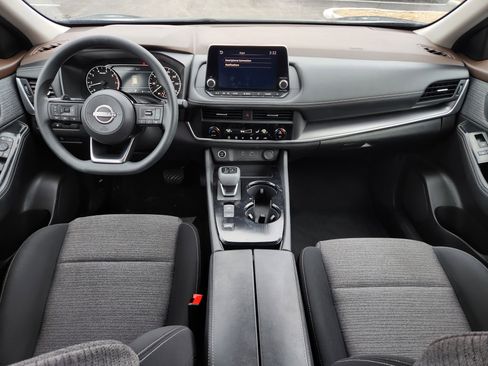 Used 2023 Nissan Rogue SV FWD image 21