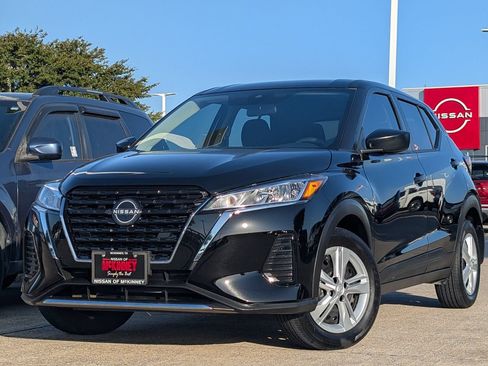 Certified 2025 Nissan Kicks Play S FWD image 2