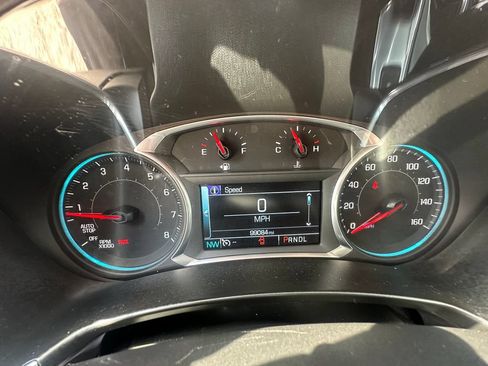 Used 2018 Chevrolet Equinox LT w/ Sun & Infotainment Package AWD/4WD image 12