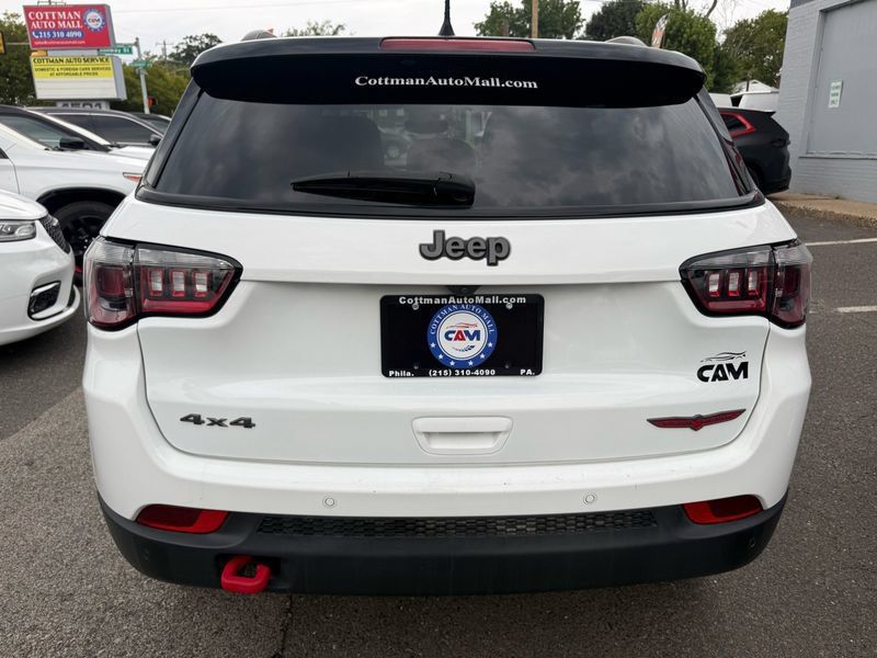 Used 2025 Jeep Compass Trailhawk AWD/4WD image 4